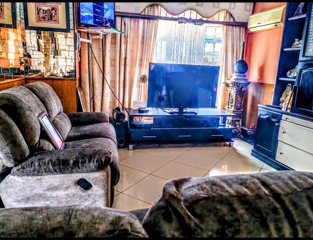 5 BEDROOM HOUSE FOR SALE IN SHALLCROSS